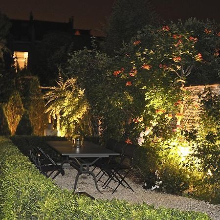 B&B Un Jardin En Ville Saint-Gilles ภายนอก รูปภาพ