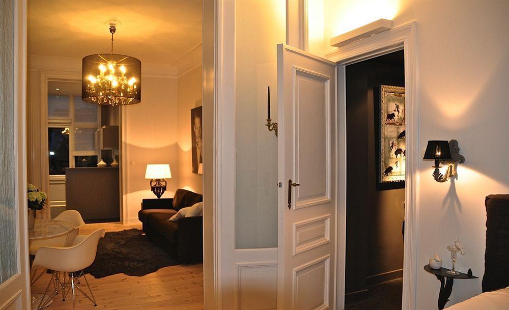 B&B Un Jardin En Ville Saint-Gilles ภายนอก รูปภาพ
