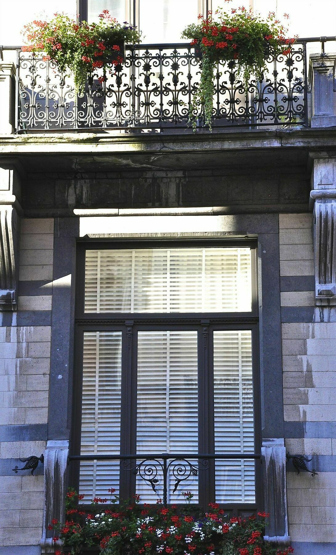 B&B Un Jardin En Ville Saint-Gilles ภายนอก รูปภาพ